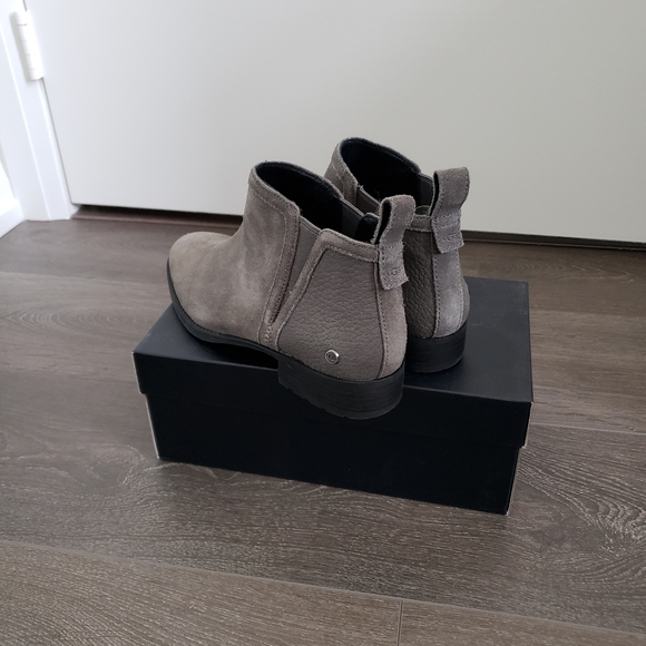 UGG Grey Suede Ankle Boots - Size 7.5 - Picture 3 of 8